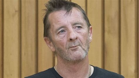 Phil Rudd, longtime AC/DC drummer, gets house arrest for death threat | CBC News