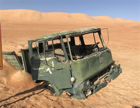 Driving in the desert - ARABIC ONLINE