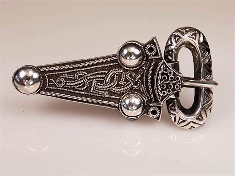 Faversham buckle