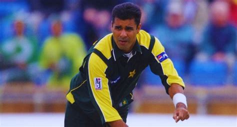 Waqar Younis Profile, Stats and Records