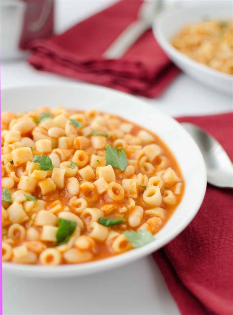 A Healthy Pasta Fagioli Recipe - Delish Knowledge