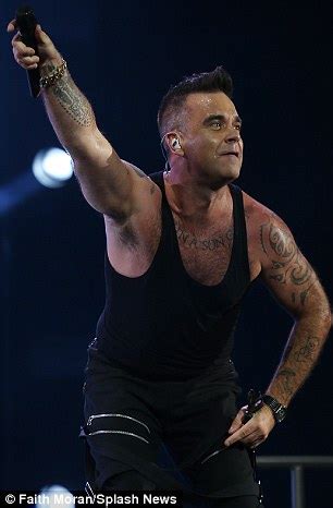 Robbie Williams kicks off Australian tour with Perth performance ...