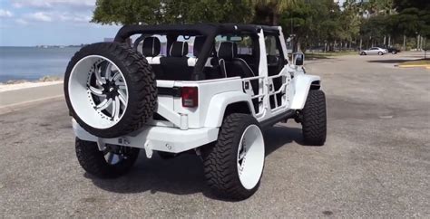 White Jeep Wrangler with Forgiatos and 37-Inch Mud Tires - autoevolution