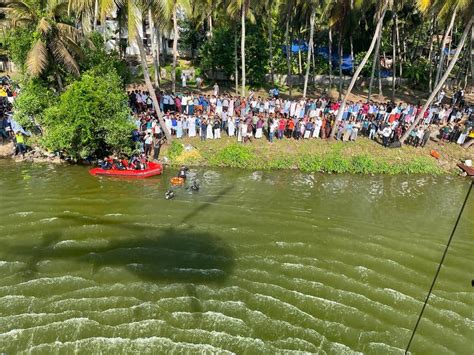 Boat capsizes in Kerala, killing 22; Indian Navy deploys two helos and 15 divers - India News News