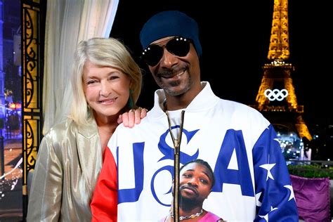 How Snoop Dogg & Martha Stewart Became Friends: Their Relationship ...