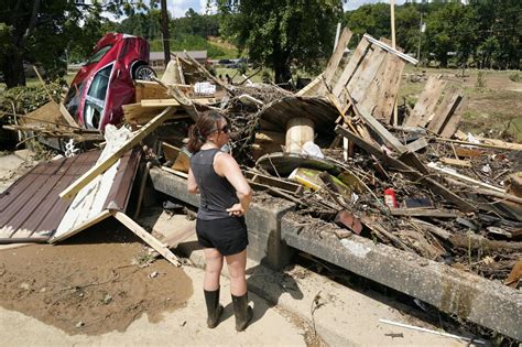 Survivors grapple with aftermath of deadly Tennessee flood | AP News