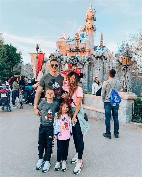 Disneyland Tips for Families | life and style | The Girl in the Yellow ...