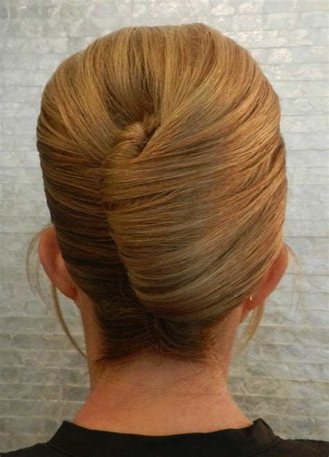 15 Amazingly Easy Updo Hairstyles for Long Hair