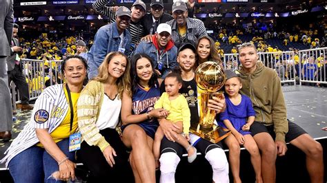 Stephen Curry Family Picture : Stephen Curry Family Photos And Premium ...