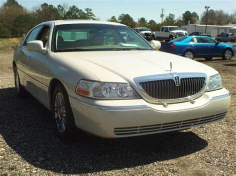 2006 Lincoln Town Car Signature Limited for Sale in Tallassee, Alabama Classified ...