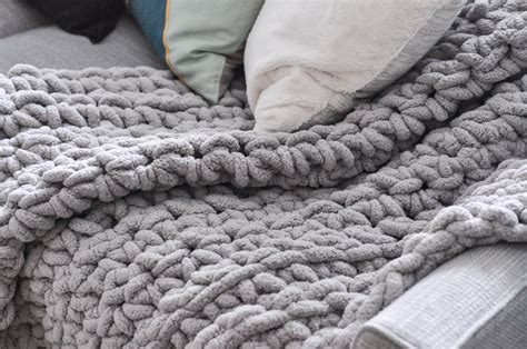 Crocheted Chunky Throw Blanket - Suburble