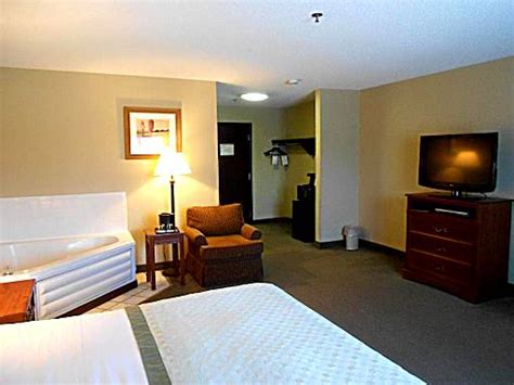 7 Hotel Rooms with Jacuzzi in Wichita - Anna's Guide 2021