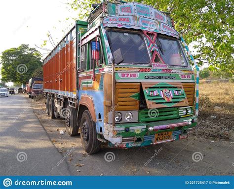 Colorful Lorry in Boisar, India Editorial Photography - Image of cargo ...