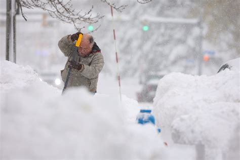 PHOTOS: Record snowstorm buries parts of upstate New York under 6 feet ...