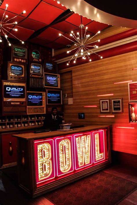 Gogobowling at the Bowlmor Lanes Times Square | Monica Suma