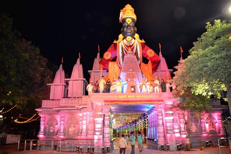 2019 Ashadhi Ekadashi Pandharpur Wari: Devotees wait to get blessed by Lord Vitthal