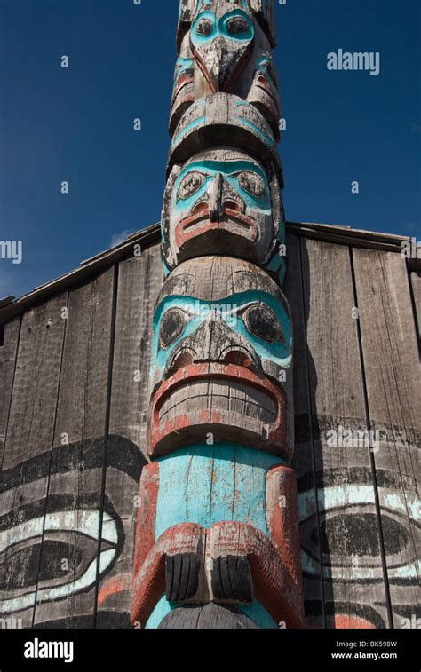 Tlingit totem pole hi-res stock photography and images - Alamy