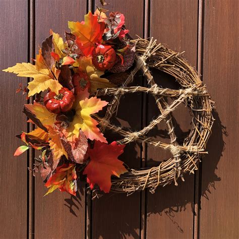 Samhain Pentacle wreath | Fall decor diy, Wreath decor, Wreaths