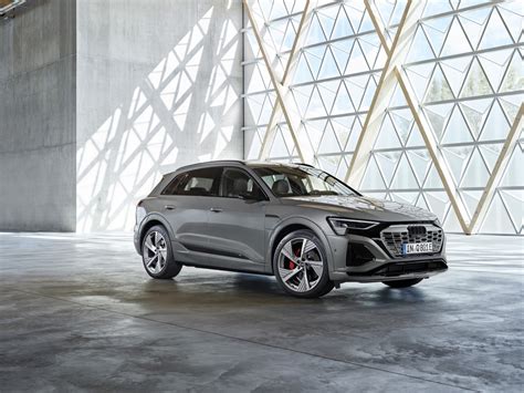 2023 Audi Q8 E-Tron aims for 300 miles, gets faster charging - Electric ...