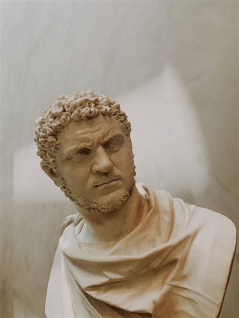 Sculpture of a Man's Head · Free Stock Photo