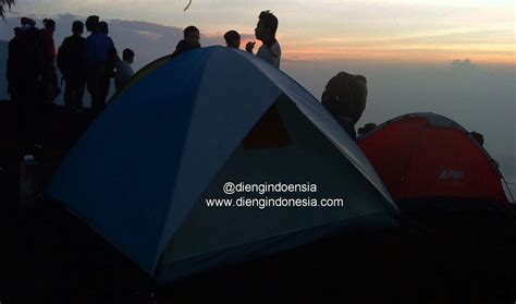 CAMPING BUKIT SIKUNIR DIENG