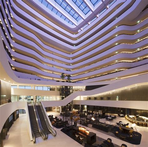 Hilton Amsterdam Airport Schiphol / Mecanoo | ArchDaily