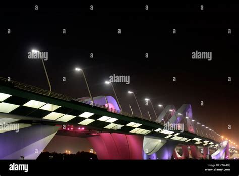 The Sheikh Zayed bridge, designed by Zaha Hadid, in Abu Dhabi Stock Photo - Alamy