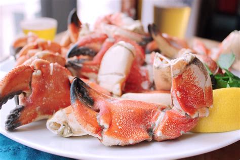 5 Minute Steamed Stone Crab Claws - Kit's Kitchen