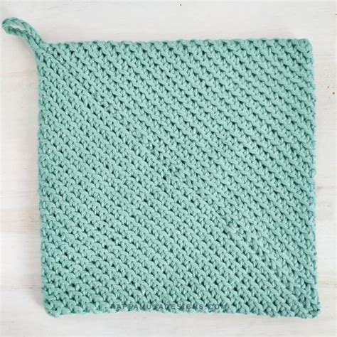 How to Crochet a Magic Square Potholder • RaffamusaDesigns