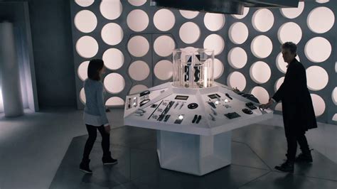 Russell T Davies Explains What Inspired the New TARDIS | Den of Geek