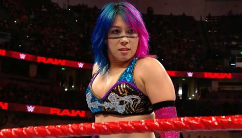 WWE News: Asuka Reacts To Charlotte Ending Her Streak, Braun Strowman and Nicholas’ Photo Shoot ...