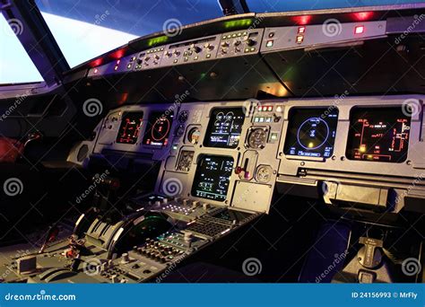 Airbus A320 Cockpit Landing