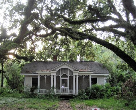 Living Rootless: Louisiana: The Sweet Cottage