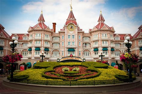 Disneyland Resort París - Precio, horarios y como llegar - Descubri París