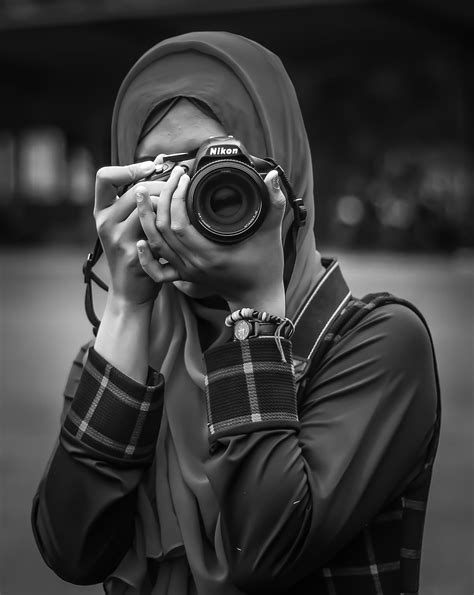 Download free photo of Photographer,portrait,hijab,black and white ...