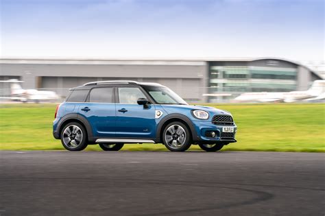 MINI Countryman (2016-2023) Video Review | Carwow