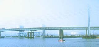 File:Pearl Harbor Memorial Bridge (Connecticut).jpg - Wikimedia Commons