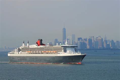 Queen Mary 2 Cruise Ship in New York Harbor Under Verrazano Bridge ...