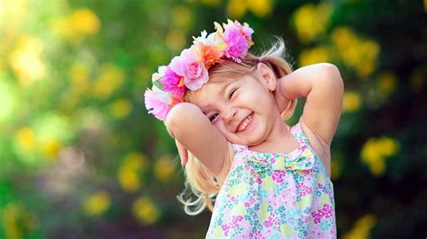Cute Small Girl Smile HD wallpaper