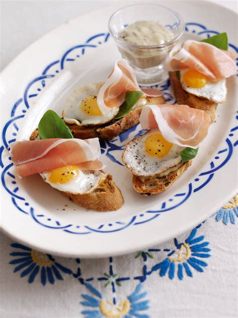 Parma Ham crostini canapés | Consorzio del Prosciutto di Parma