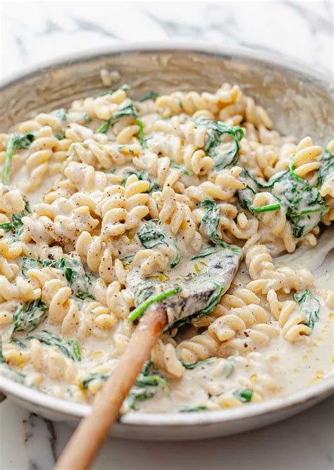 Creamy Spinach Pasta - SO VEGAN