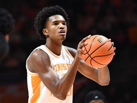 Julian Phillips Eyeing NBA Draft, Could Return To Tennessee Basketball ...