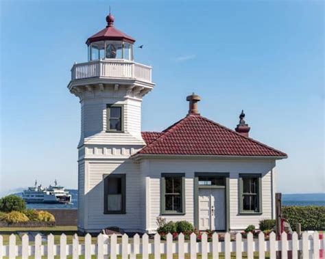 16 Puget Sound lighthouses you can visit for free ...