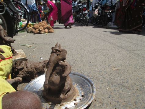 Pictorial Report Ganesh Chaturthi 2016: Making Clay Idols - ARUNACHALA ...