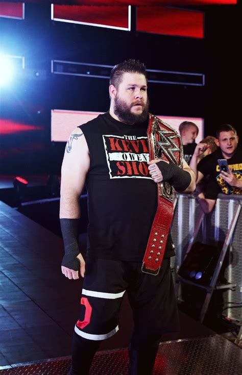 WWE Universal Champion Kevin Owens | Kevin owens, Wwe champions, Aj ...