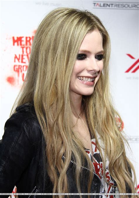 Avril Lavigne, Gallery, Long Hair Styles, Beauty, Singers, Board, Roof Rack, Long Hairstyle ...