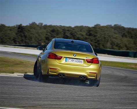 How to Break in BMW M4 with DRIFTING | Bmw m4, Bmw, Bmw sports car