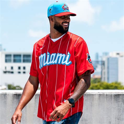 Miami Marlins 'City Connect' Uniform — UNISWAG