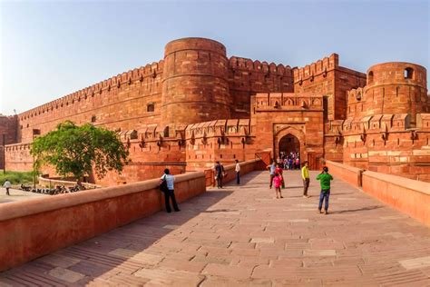 14 Best Forts and Palaces in India that You Must See