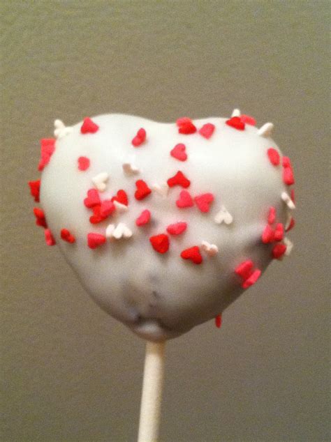 Julie Bakes: Valentine's day cake pops